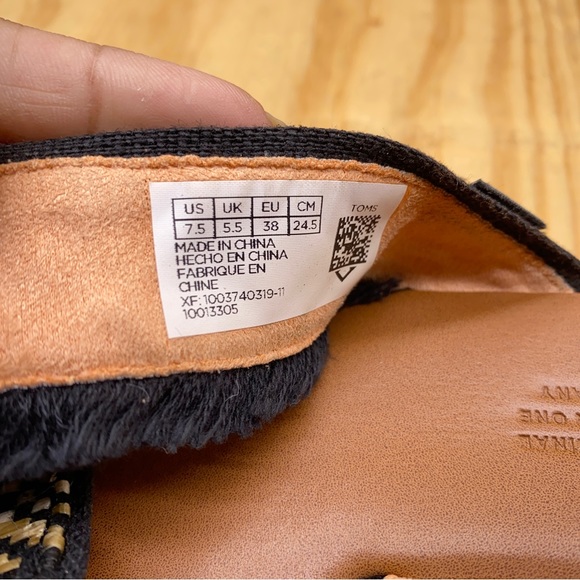 TOMS Black Woven Fringe Sandals Women’s Slip On Flat Criss Cross Slides Size - Picture 8 of 9